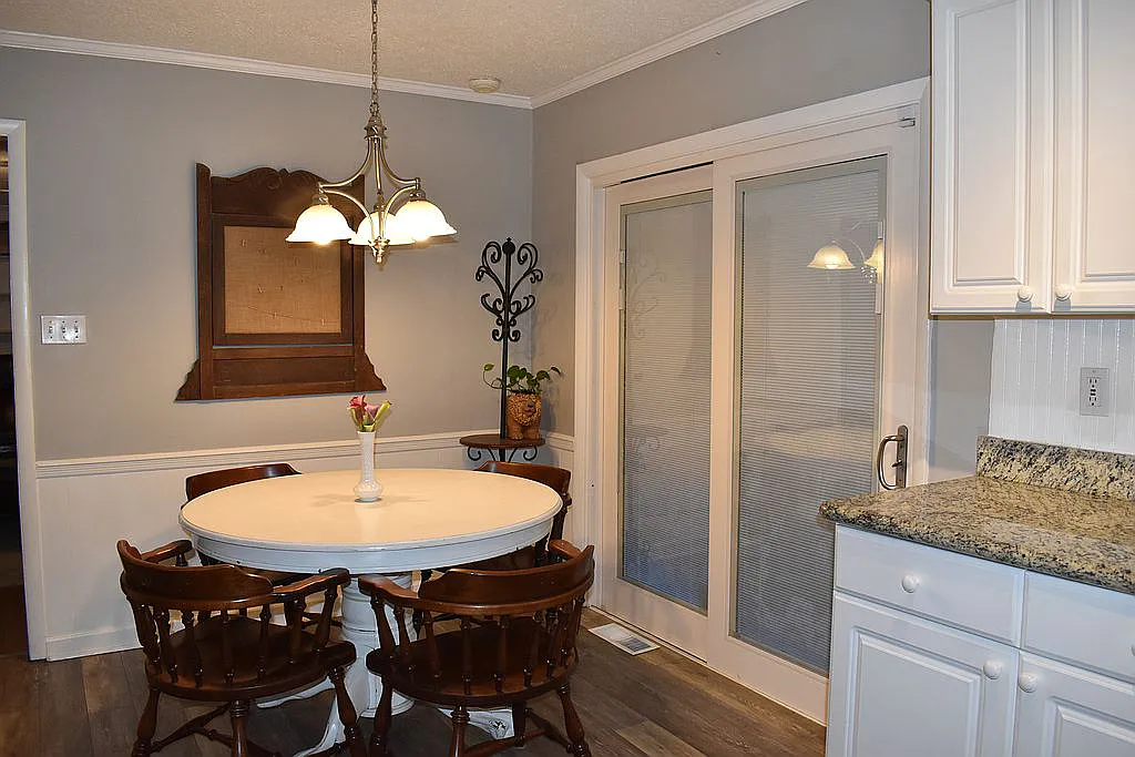 4509 Doncaster Dr - Kitchen Dinette with New Sliding Doors to Patio/Deck